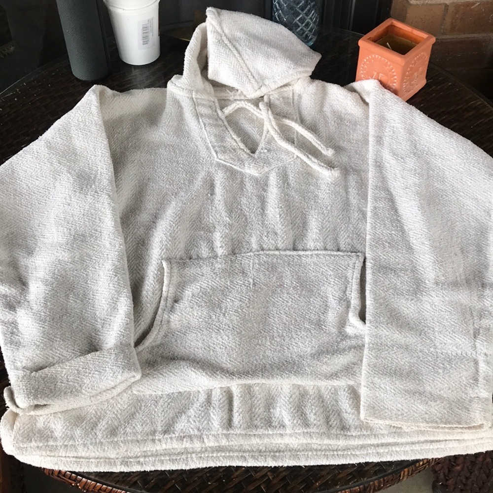 White hoody pullover!!